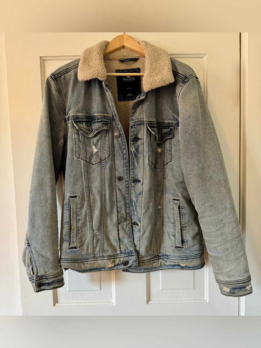 Hollister Light Wash Denim Jacket with Cream Sherpa Collar